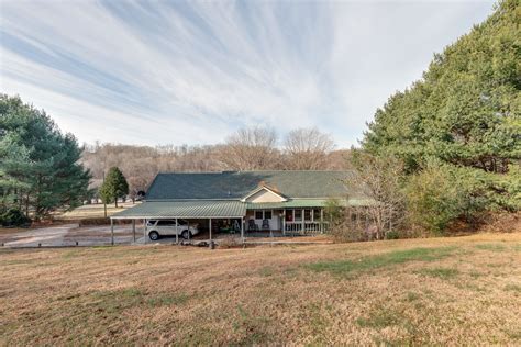 Harris Real Estate and Auction. Contact Seller. $37,500 • 6.38 acres. 100 Felton Fudge Road, Columbia, KY, 42728, Adair County. Cute Mini Farm This 6.38 acres has about 3 acres open with the balance wooded in a nice mix of young hardwoods. This would make a nice mini farm for a few horses or other livestock.
